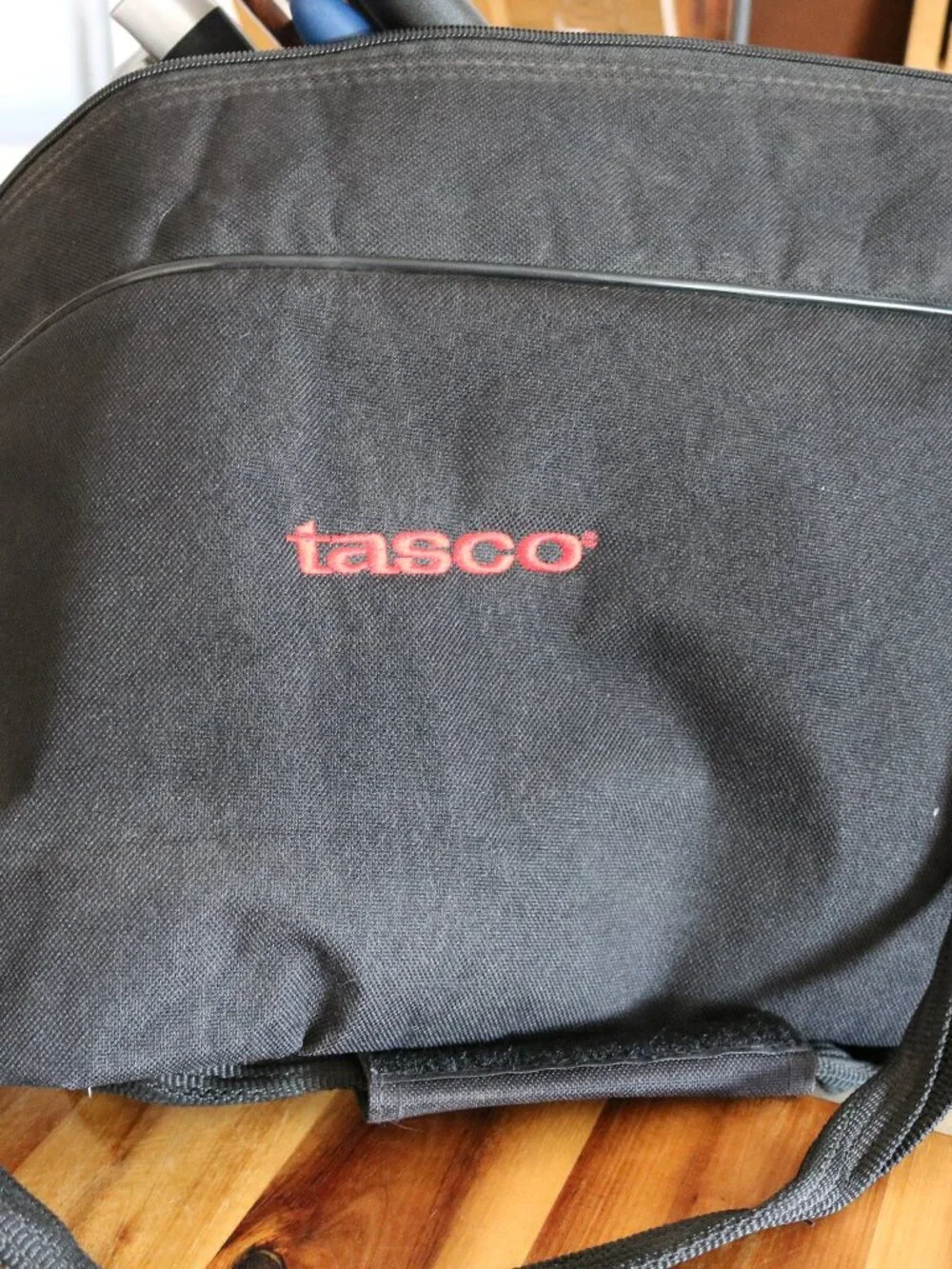 Soft rifle bags with shoulder strap